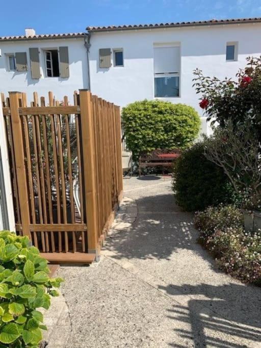 Maison De Vacances La Flotte 00491Ui Εξωτερικό φωτογραφία